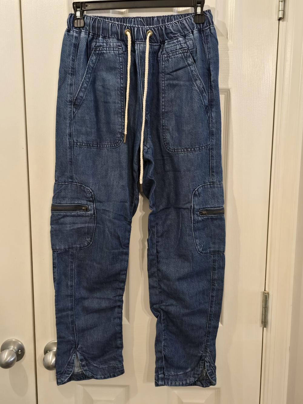 NWOT Pilcro Cottage Denim Jogger Cargo Pants in Medium Blue - XS